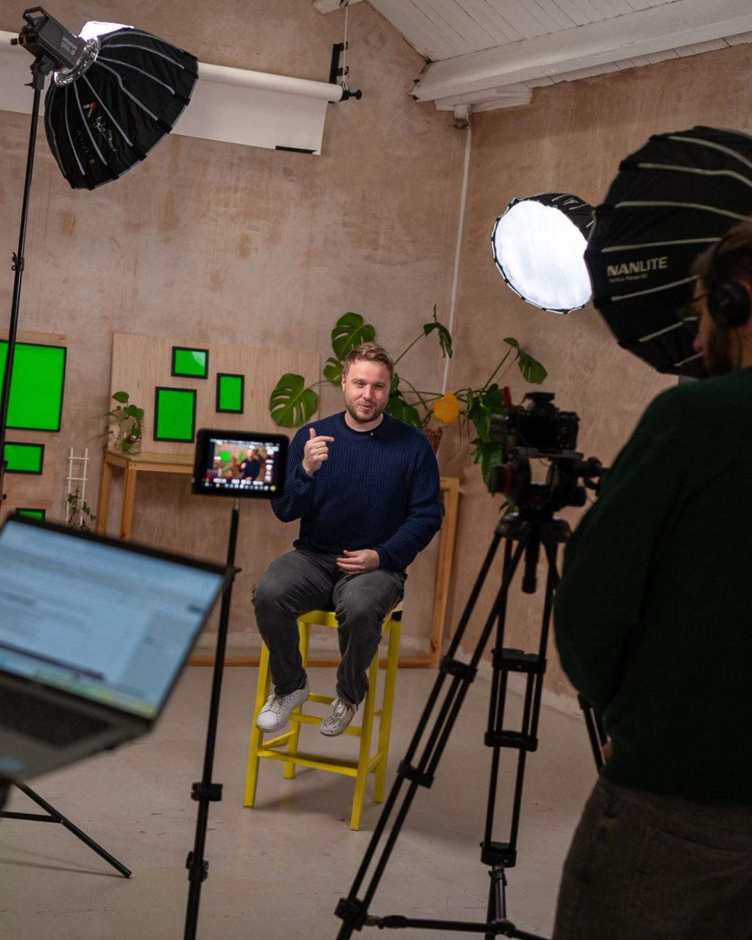 Jamie Bykov-Brett delivering an interactive AI webinar